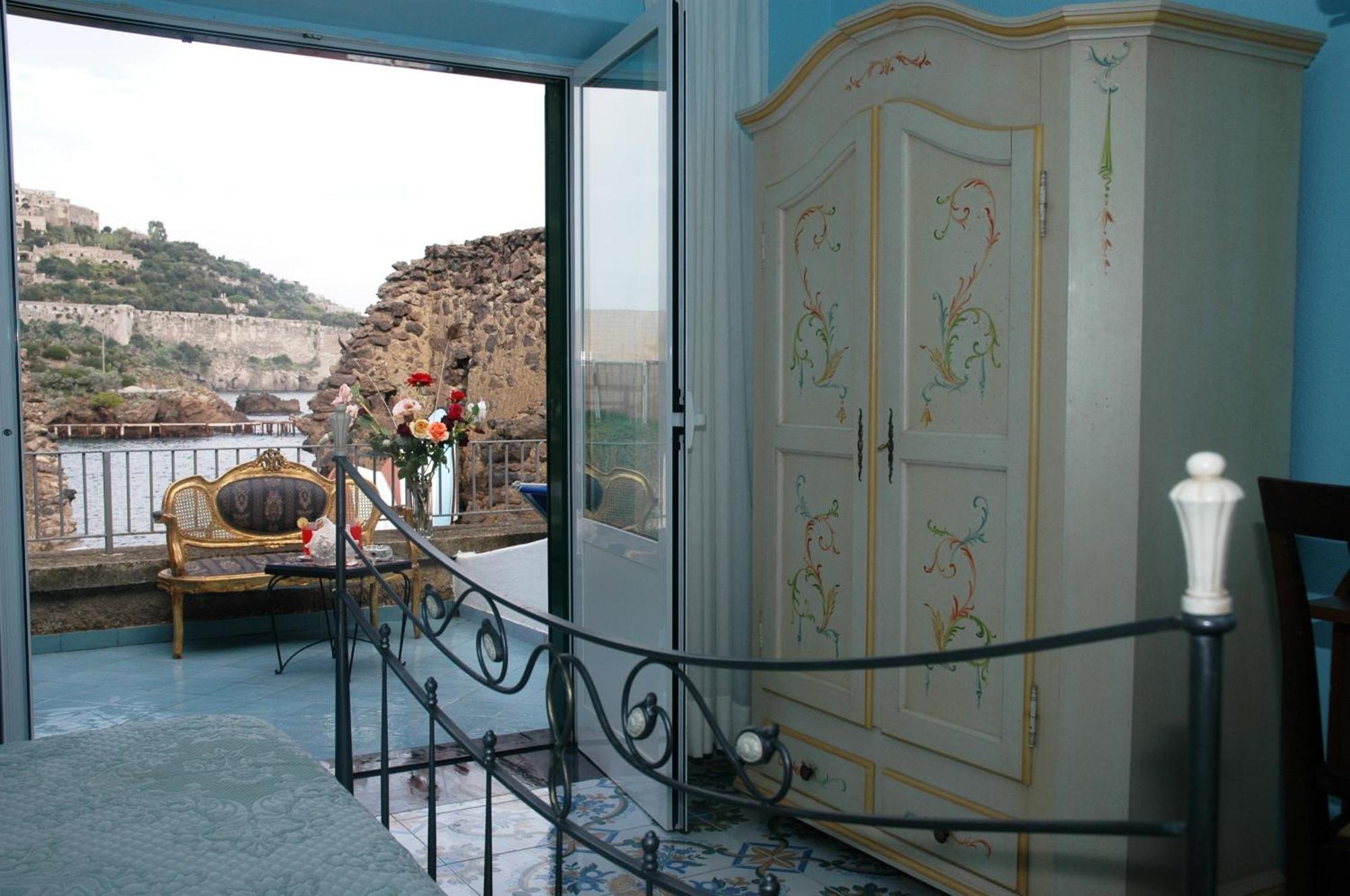 Strand Hotel Delfini Ischia Eksteriør bilde